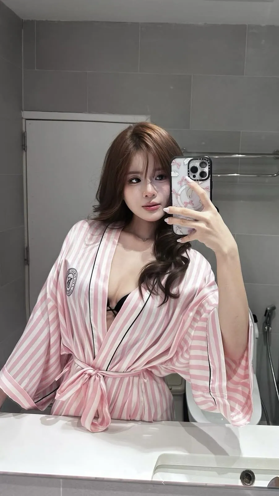 Bổ Mắt Với 169+ Ảnh Gái Xinh Sexy, Nóng Bỏng, Thần Thái Sang Chảnh Hút Mắt