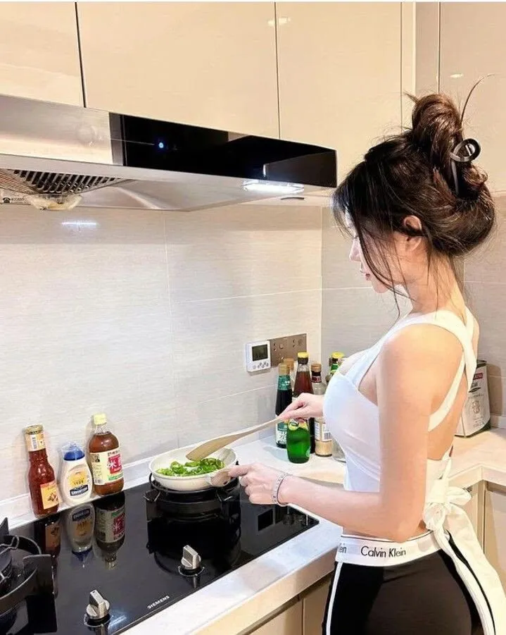 Bổ Mắt Với 169+ Ảnh Gái Xinh Sexy, Nóng Bỏng, Thần Thái Sang Chảnh Hút Mắt