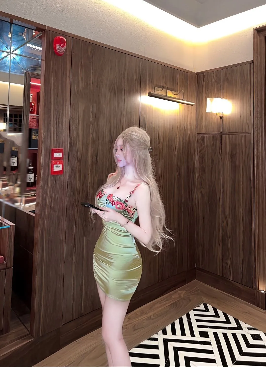 Bổ Mắt Với 169+ Ảnh Gái Xinh Sexy, Nóng Bỏng, Thần Thái Sang Chảnh Hút Mắt