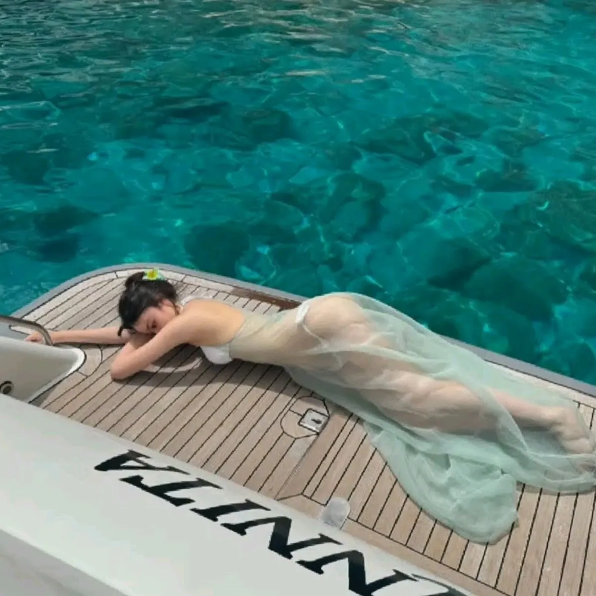 Bổ Mắt Với 169+ Ảnh Gái Xinh Sexy, Nóng Bỏng, Thần Thái Sang Chảnh Hút Mắt