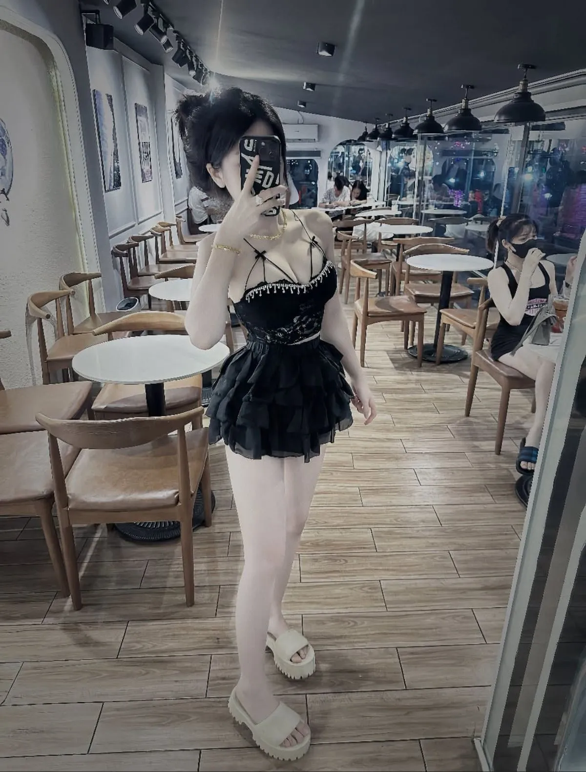 Bổ Mắt Với 169+ Ảnh Gái Xinh Sexy, Nóng Bỏng, Thần Thái Sang Chảnh Hút Mắt