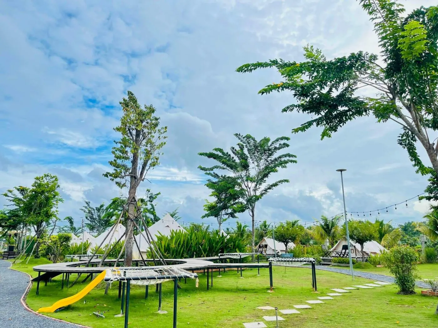 Top 12 Địa Điểm Cắm Trại Qua Đêm Ở Sài Gòn An Toàn Và Nổi Tiếng Nhất