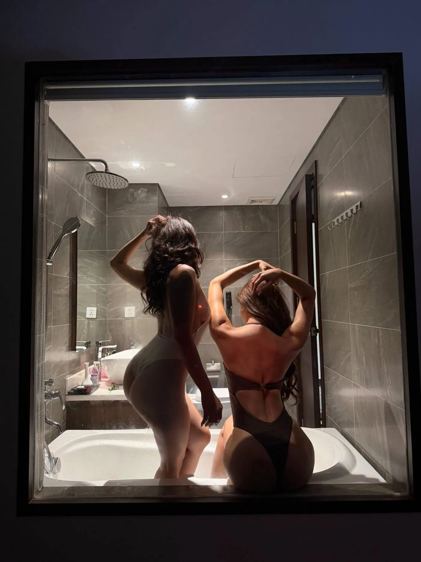 Bổ Mắt Với 169+ Ảnh Gái Xinh Sexy, Nóng Bỏng, Thần Thái Sang Chảnh Hút Mắt