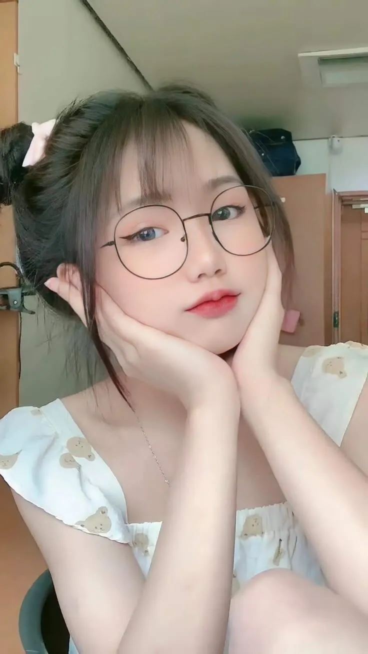100+ Ảnh Gái Xinh Cực Đẹp – Nàng Thơ, Cute, Cá Tính & Thời Thượng