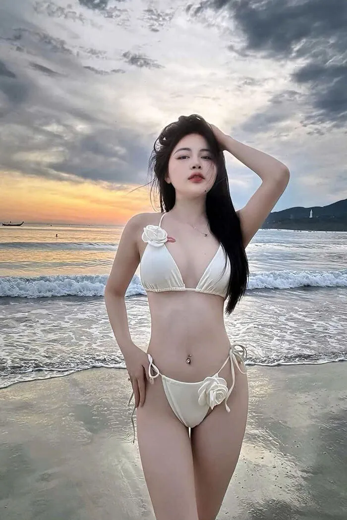 99+ Ảnh Gái Mặc Bikini Nóng Bỏng, Sexy, Cuốn Hút Mọi Ánh Nhìn