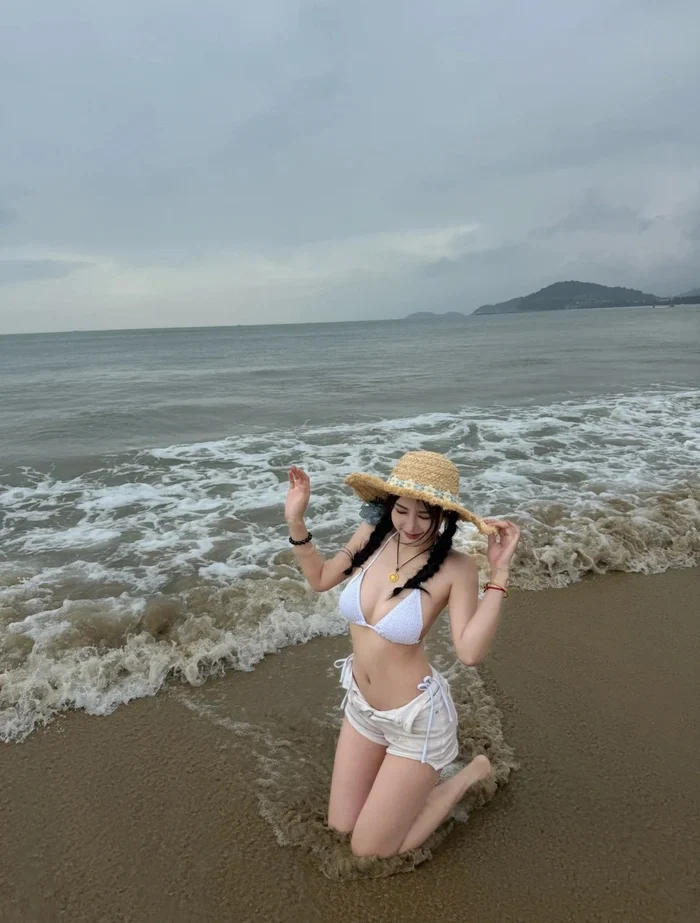 99+ Ảnh Gái Mặc Bikini Nóng Bỏng, Sexy, Cuốn Hút Mọi Ánh Nhìn