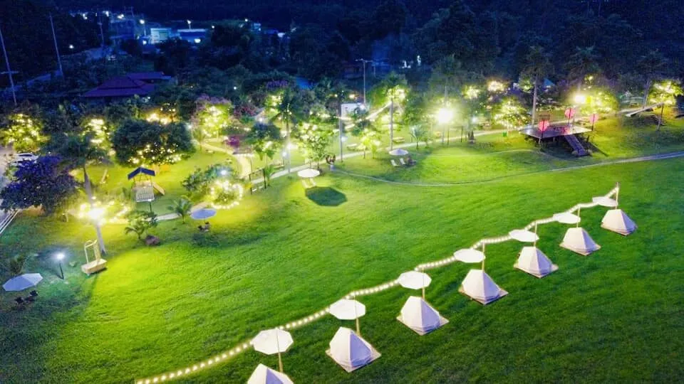 Glamping Là Gì? Giải Mã A-Z Xu Hướng Cắm Trại “Sang Chảnh” Đang Được Yêu Thích