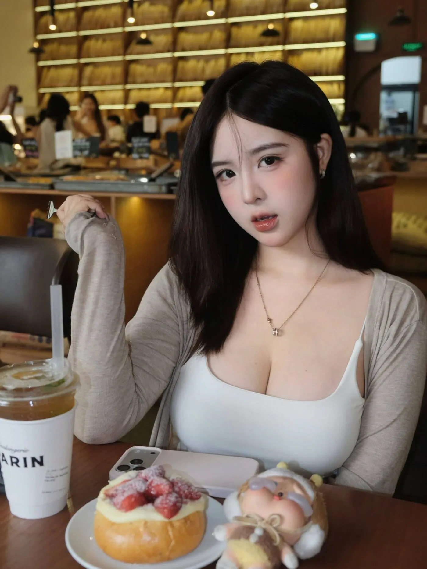 100+ Ảnh Gái Xinh Cực Đẹp – Nàng Thơ, Cute, Cá Tính & Thời Thượng